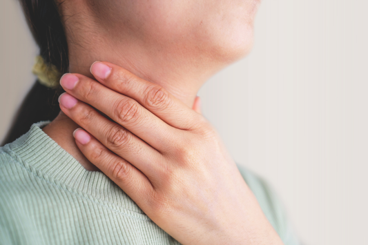 Quand la gorge se fait sentir :  comprendre et prévenir les gênes saisonnières